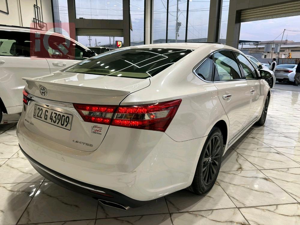 تويوتا أفالون